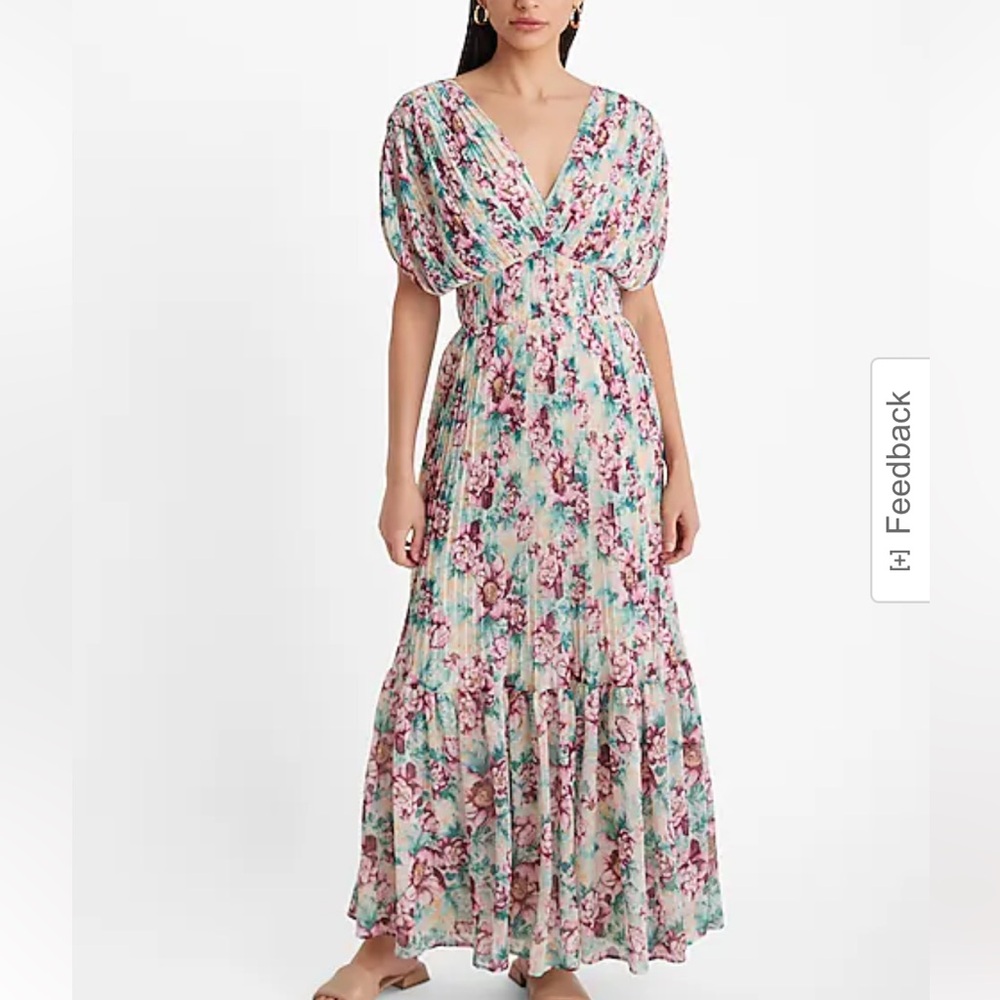 Floral Pleated V-Neck Ruched Sleeve
Tiered Maxi Dress Express